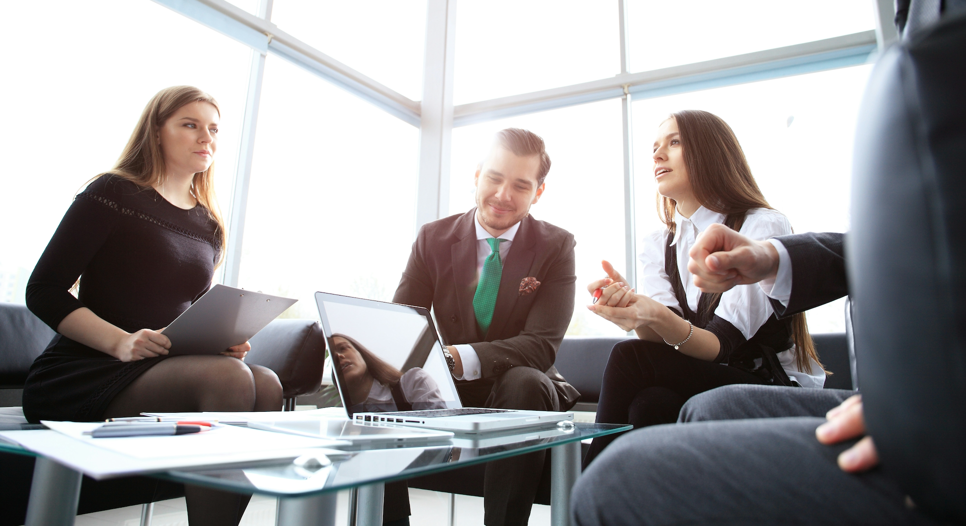 How Strong Financial Advisors Build Trust Through Structure, Not Personality
