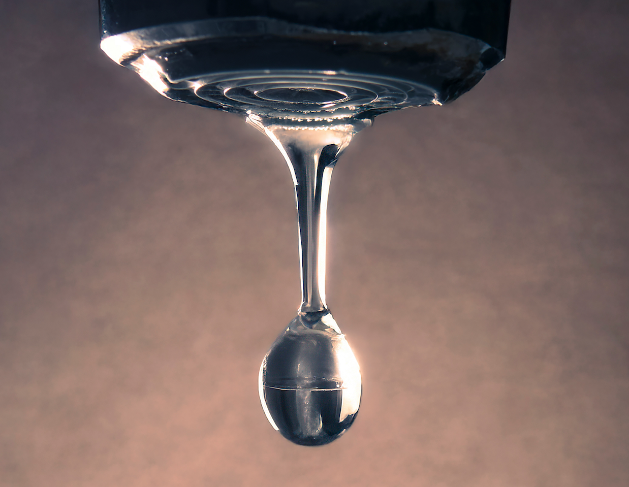 25 Growth Leaks Financial Advisors Must Fix to Win in 2026