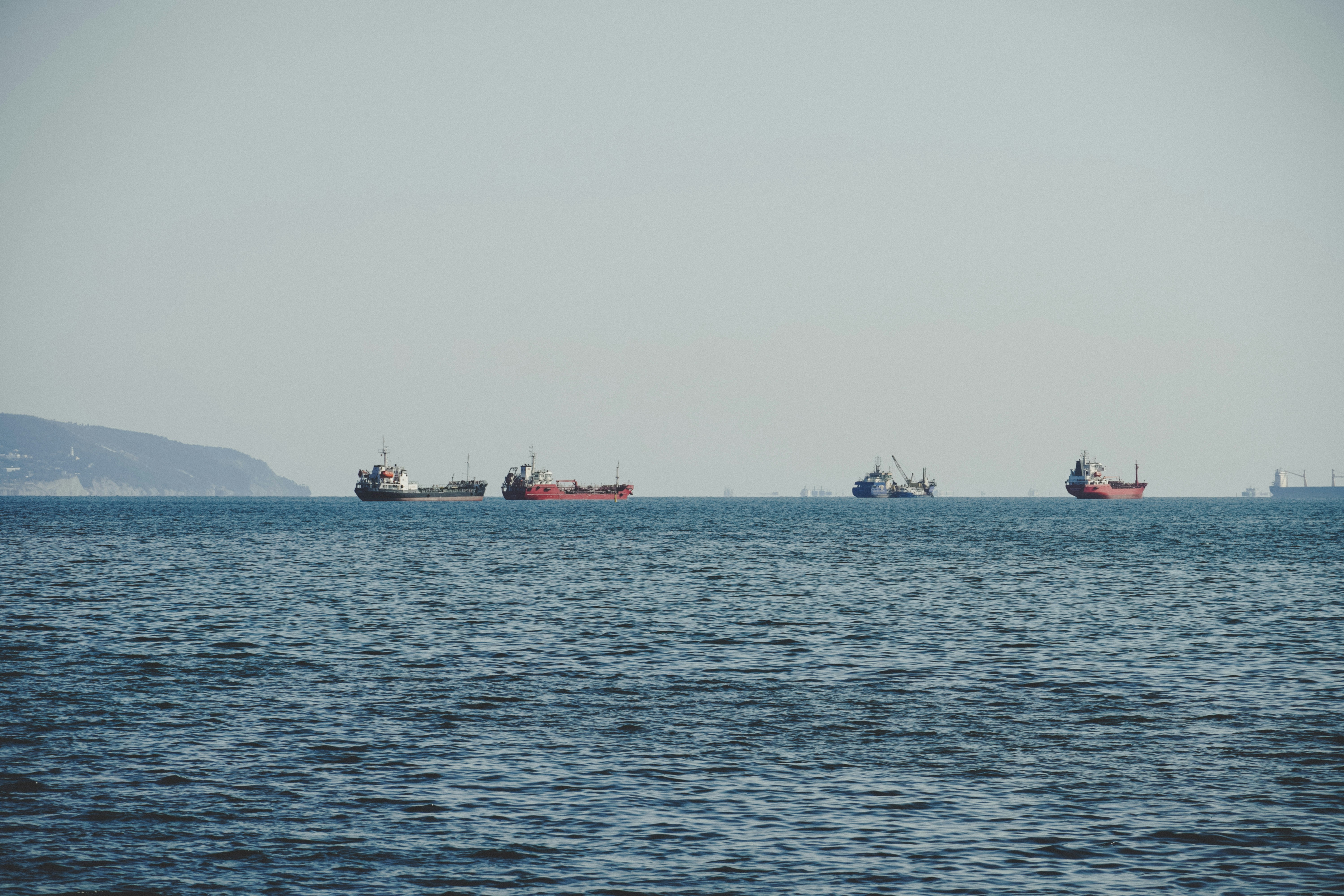 Markets Barely Reacted to Iran Strait News and That Could Be a Warning