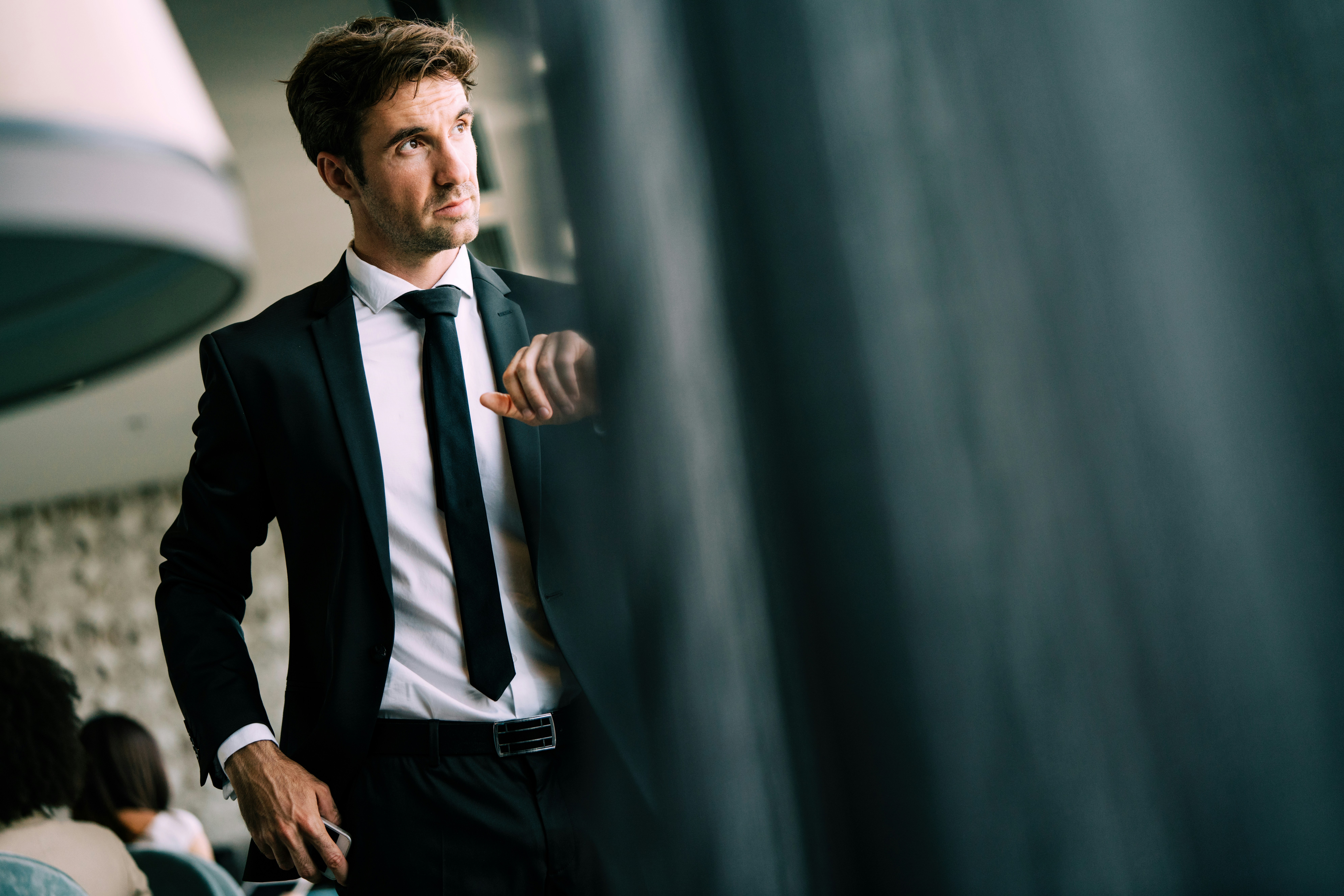 How Elite Advisors Win Clients Without Always Being “On”