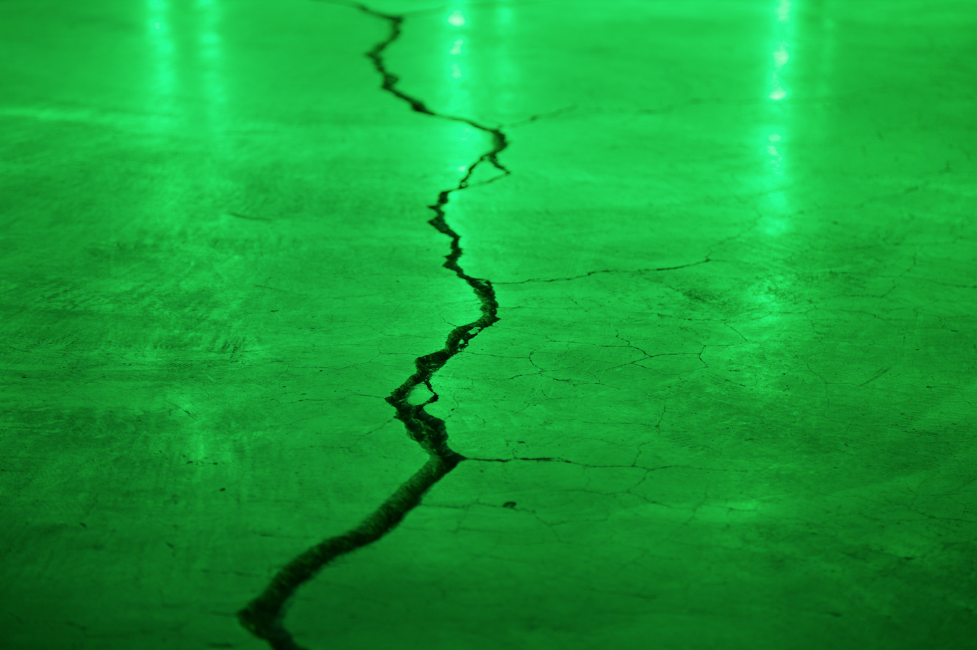 US Economic Growth Shows Cracks