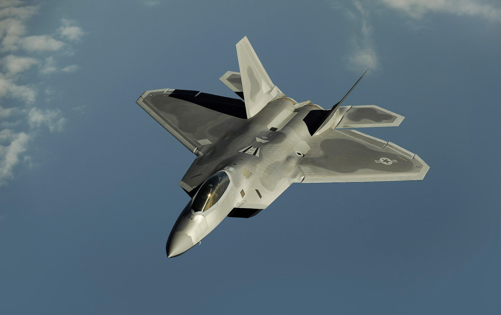 Trump’s Gulf Deal Triggers Surge in U.S. Arms Sales and AI Megaprojects