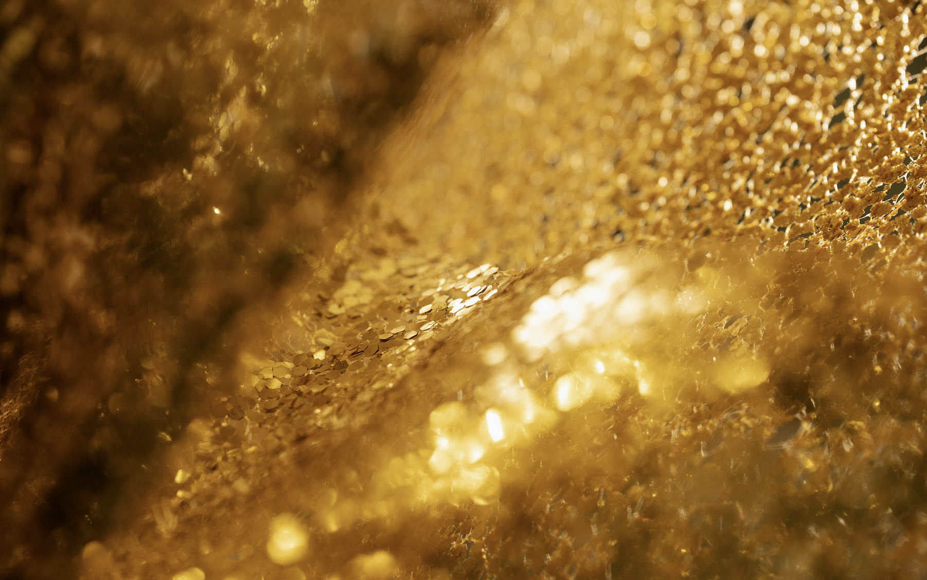 Gold Pullback Amid War Signals Bigger Shift in Inflation, Rates, and Markets