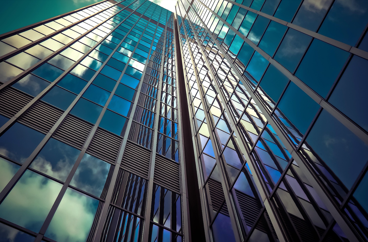 Beyond the 60/40: Why Investors Are Turning To Hedge Funds as Policy Volatility Rises