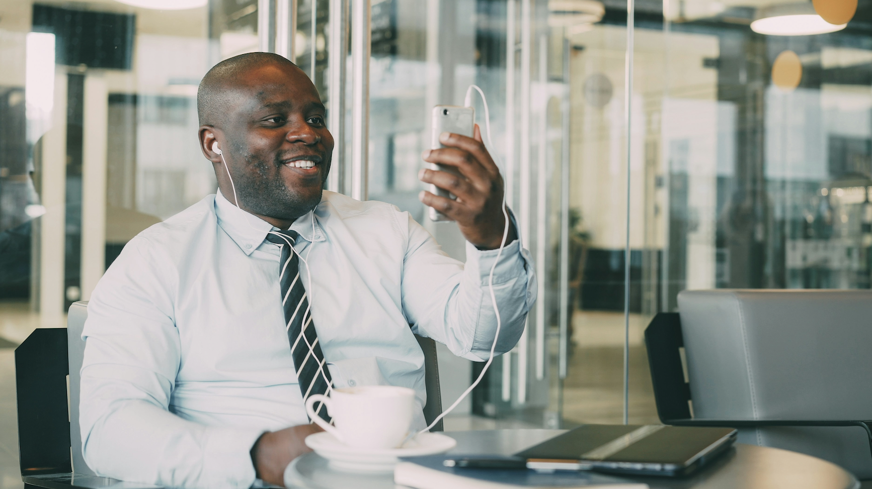 Stop Overexplaining: How To Communicate Confidently in Any Situation