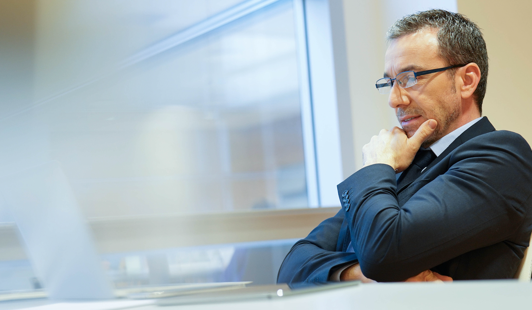 The Hidden Power of Silence in Sales Conversations