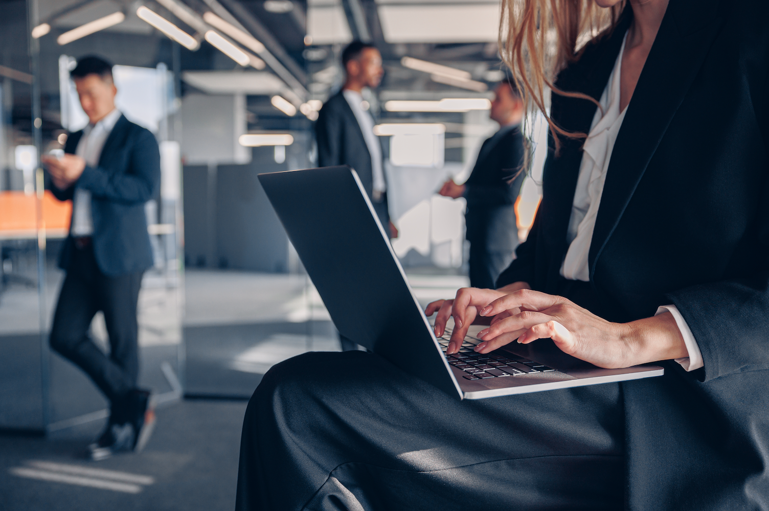 7 Ways Top Financial Advisors Are Using AI to Outperform the Competition