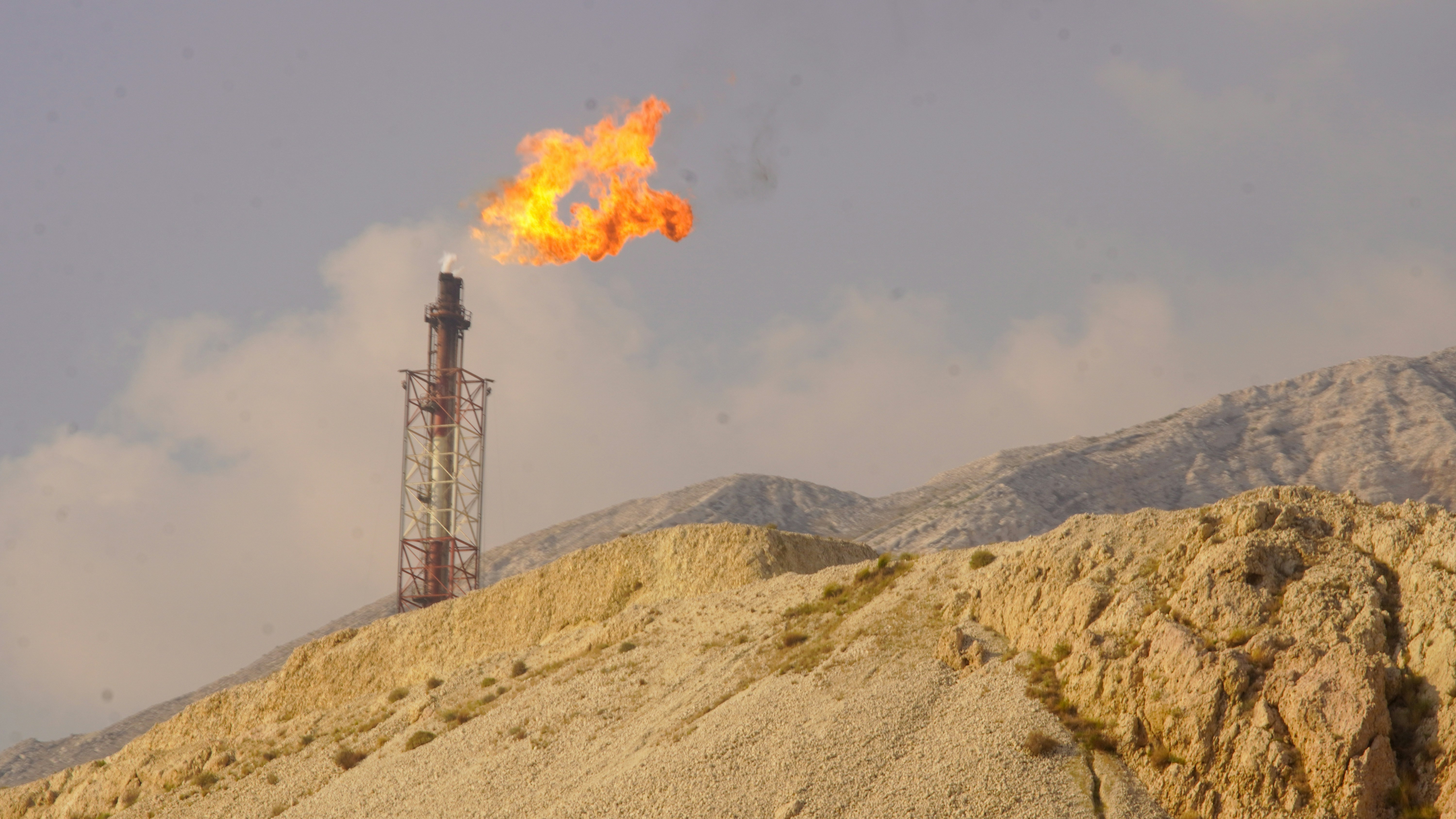 Markets Rally on Hope as Oil Risk Keeps Pressure High