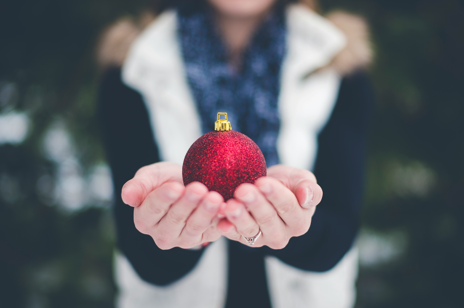 Big Sales, Weak Labor Market: Why This Holiday Season Could Fool Investors