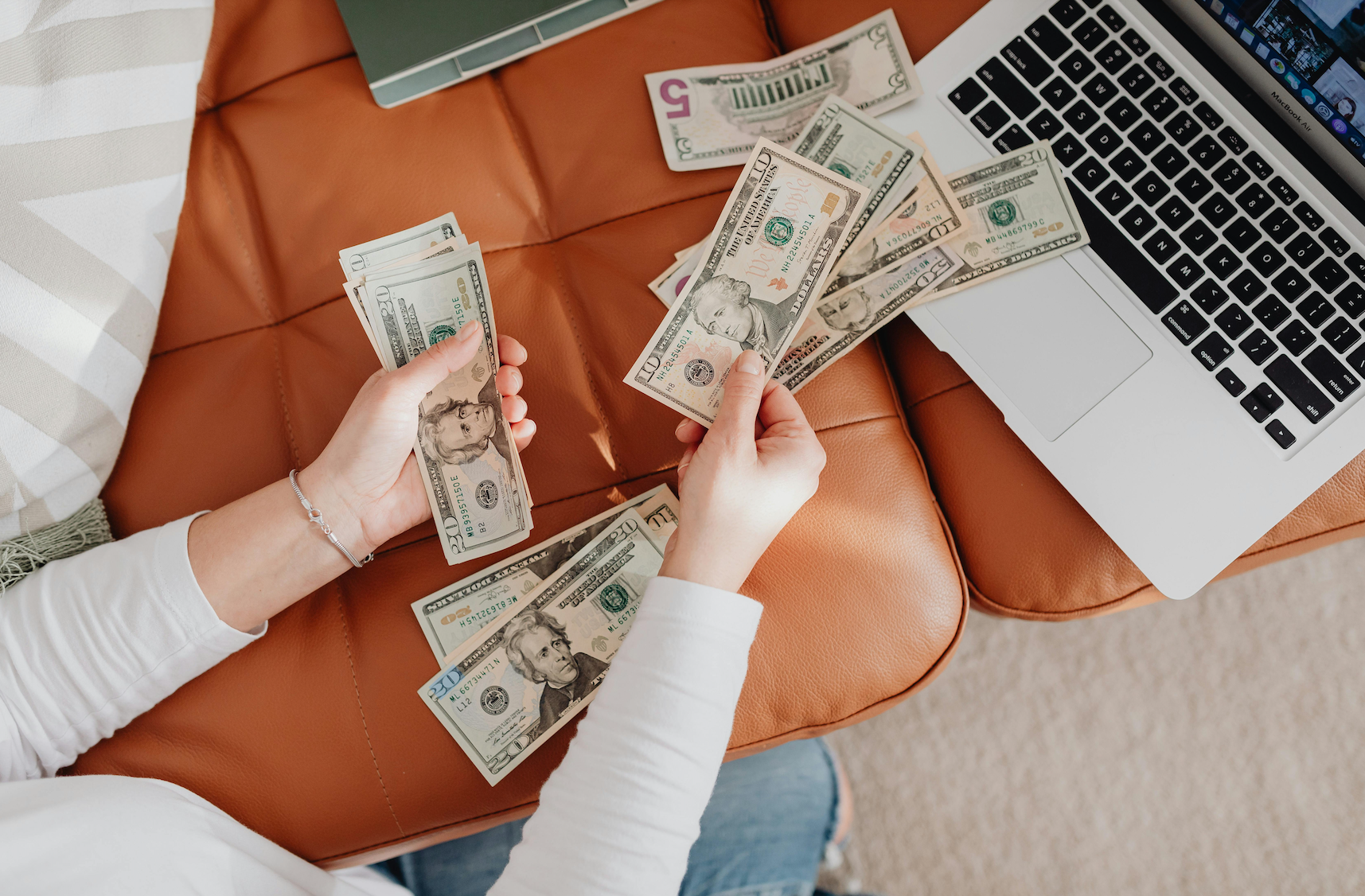 Mindful Spending Tips: Navigating Financial Uncertainty with Confidence