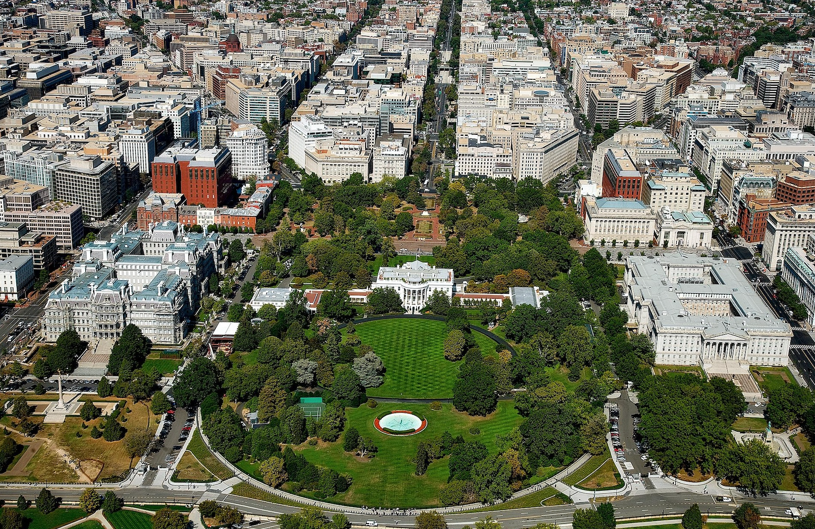 Fed vs. Washington: Is Policy Uncertainty a Growing Concern?