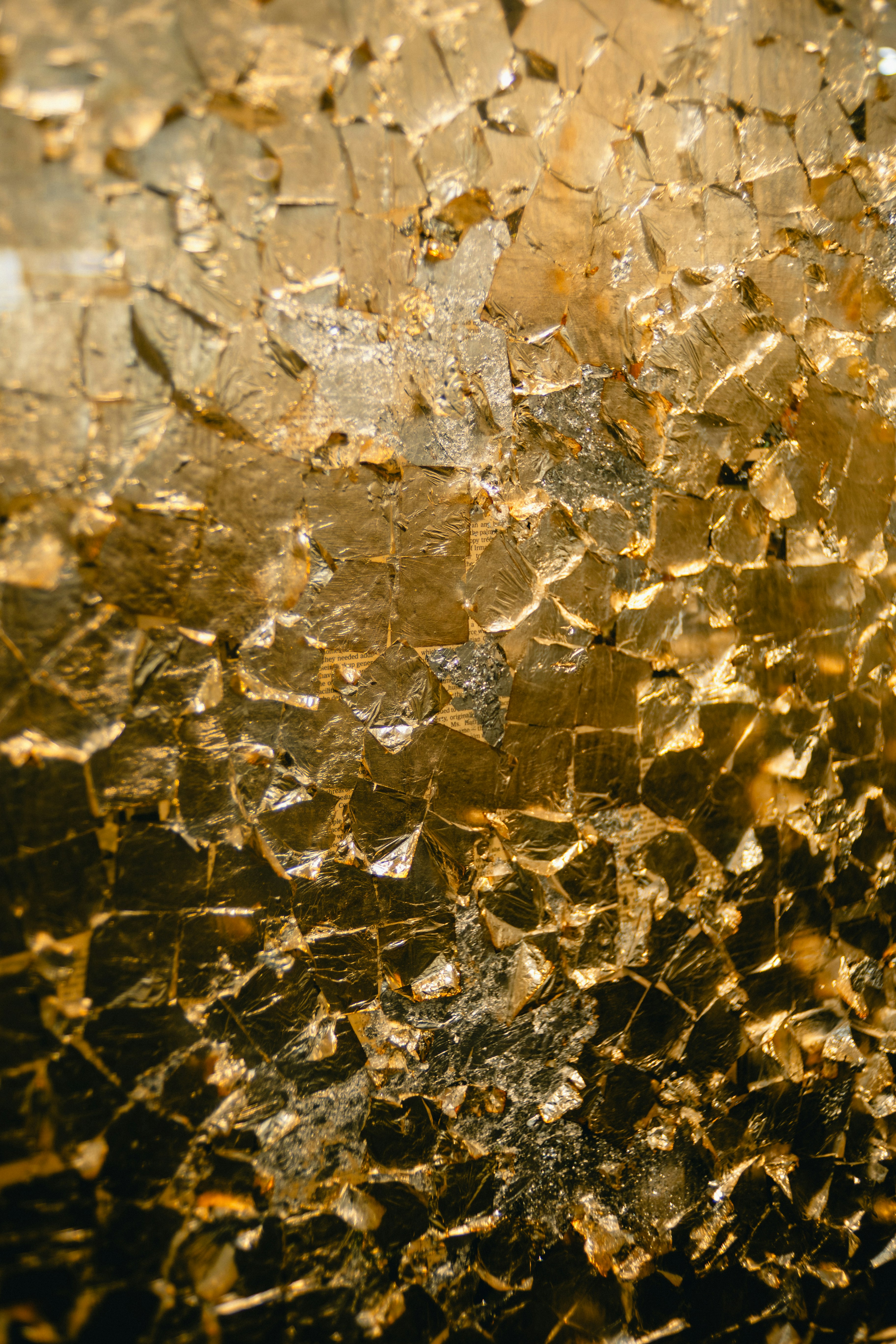 Gold Cracks Key Level as Dollar Strength Hints at Steeper Fall