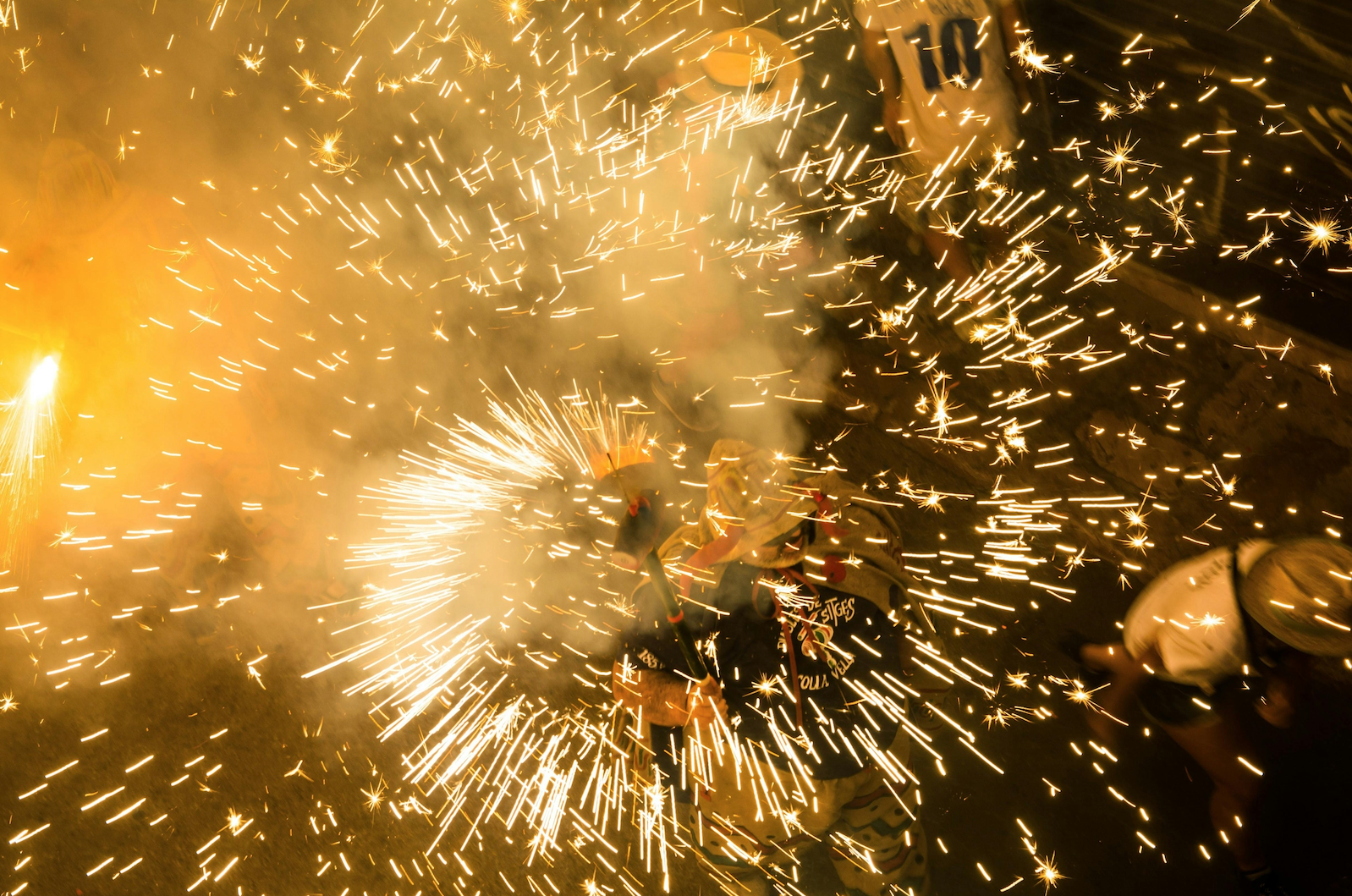 Gold at $3,500? Why a Commodities Pullback May Follow