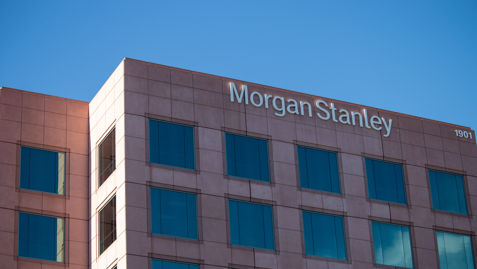 Why Are Fidelity, Schwab, Morgan Stanley and Vanguard So Far Ahead in New AUM?