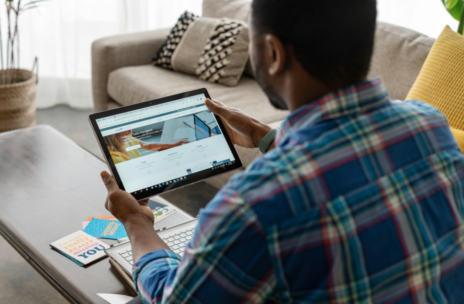 How To Avoid Becoming a Pariah on LinkedIn