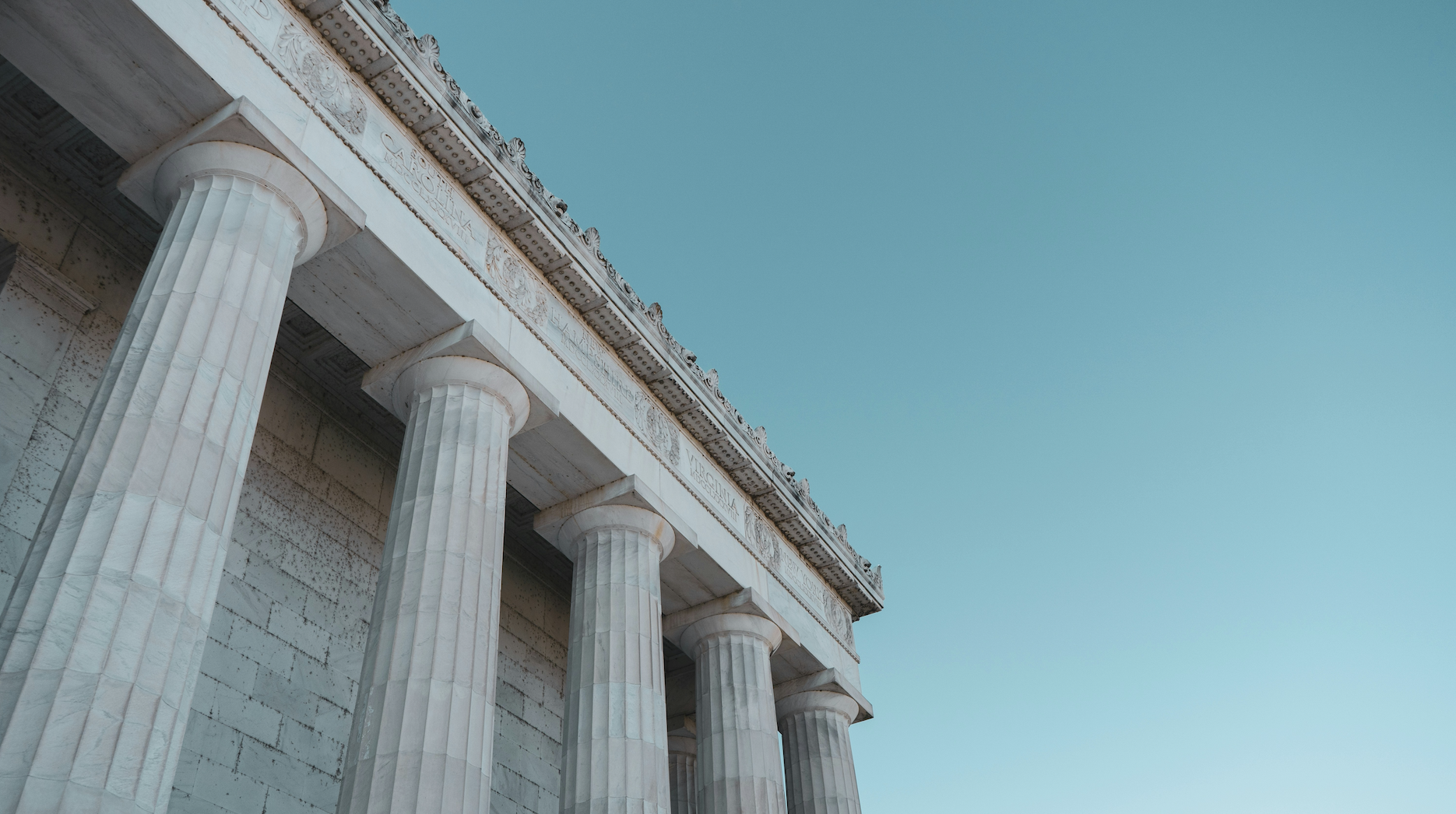 Why the Fed Is Standing Still While the Economy Sways