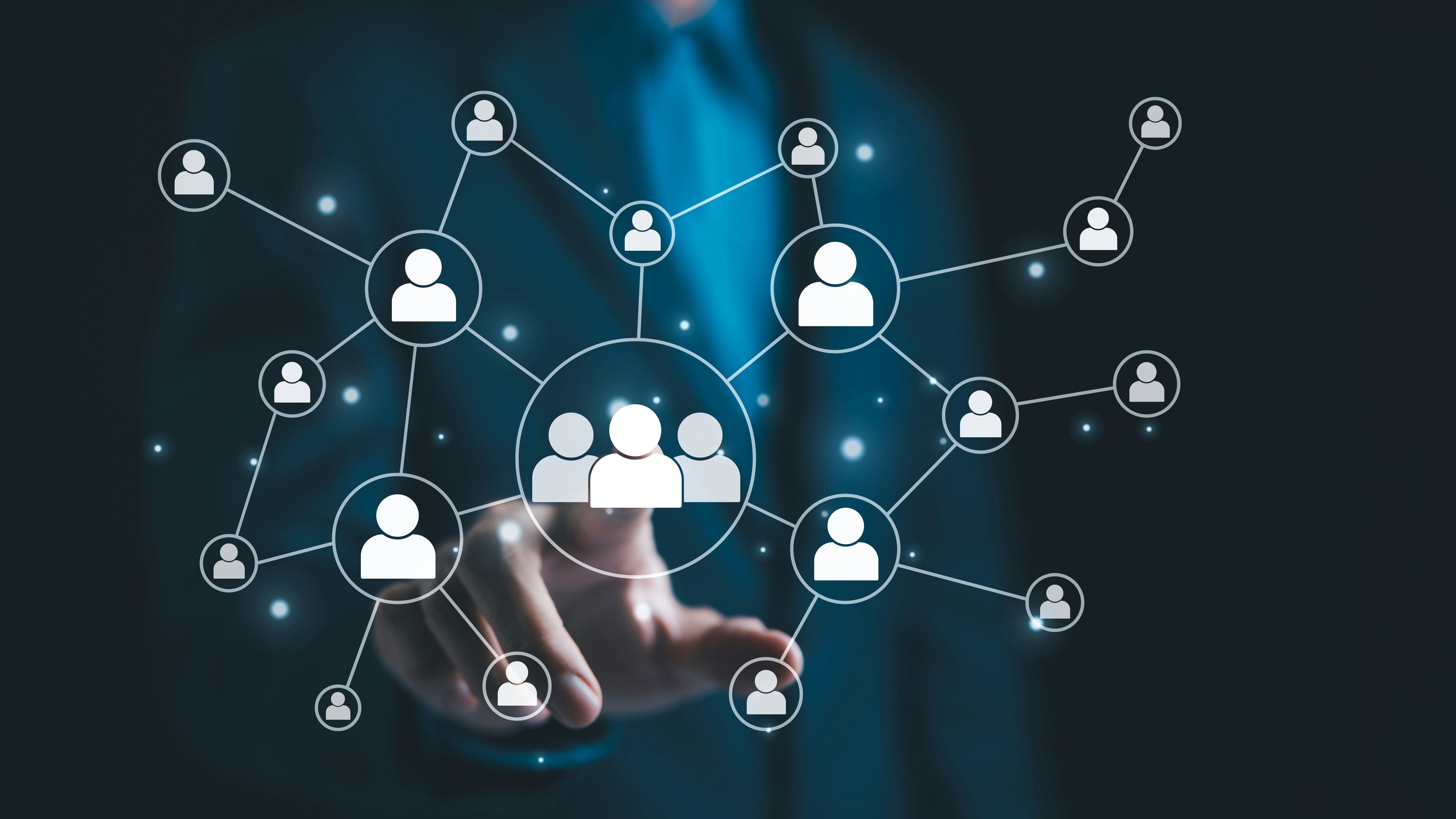 The LinkedIn Strategy That Tripled a C-Suite Network