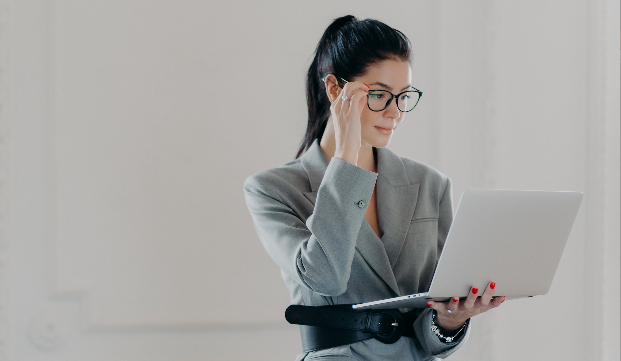 Empowering Your Female Clients to Take Control of Their Financial Future