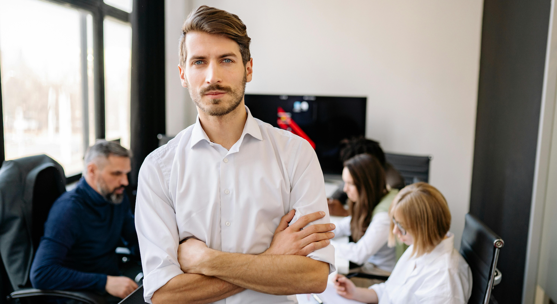 Why a Peer Relationship Pre-Sale, Undermines Your Authority