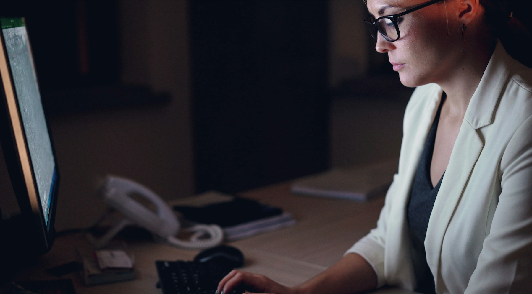 Stop the Midnight Emails: The 10 Client Boundaries That Transform an Advisor’s Business