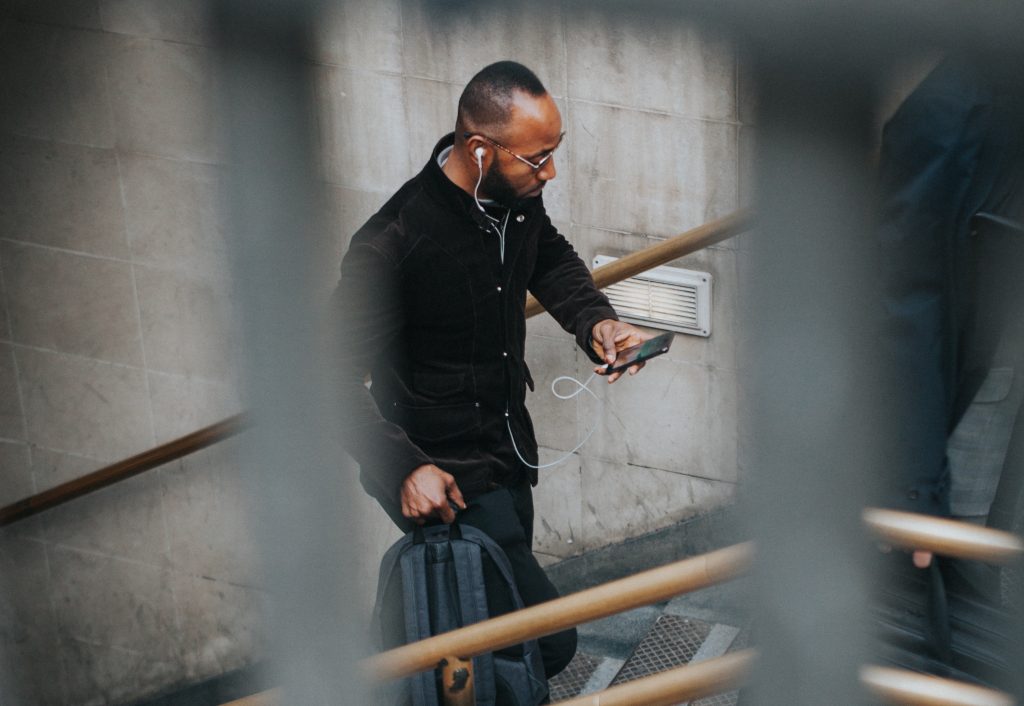 7 Ways to Effectively Lead a Team on Different Schedules