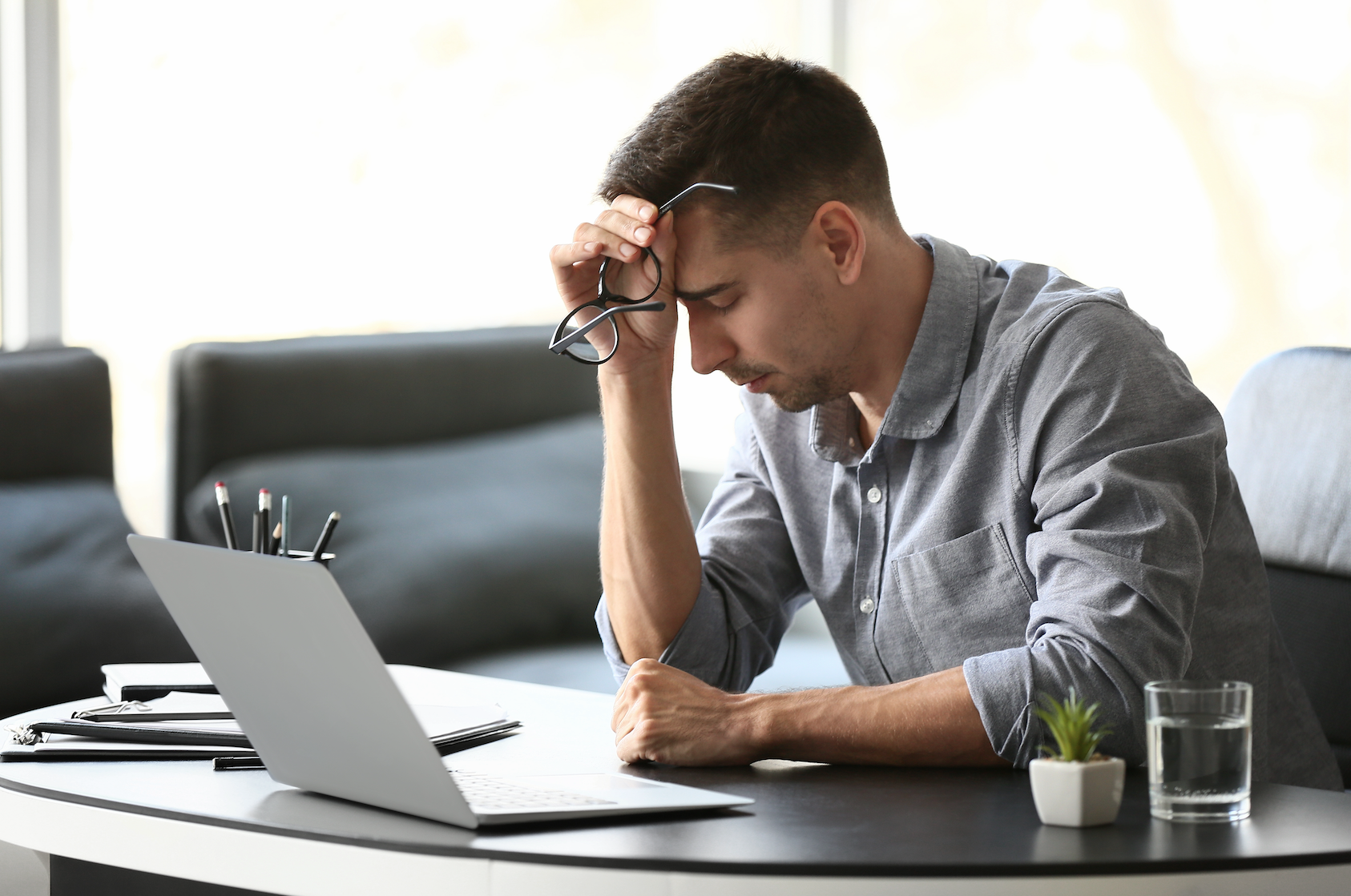 When a Tough Week Becomes a Toxic Job: 12 Signs It’s More Than Just a Bad Day