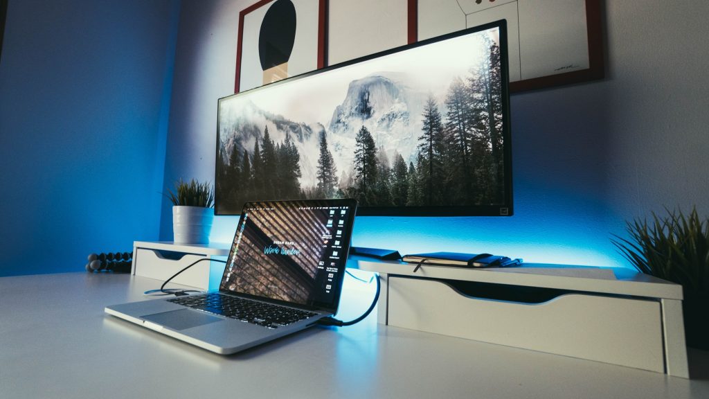 Why Cable TV Should Worry About 5G Mobile Broadband