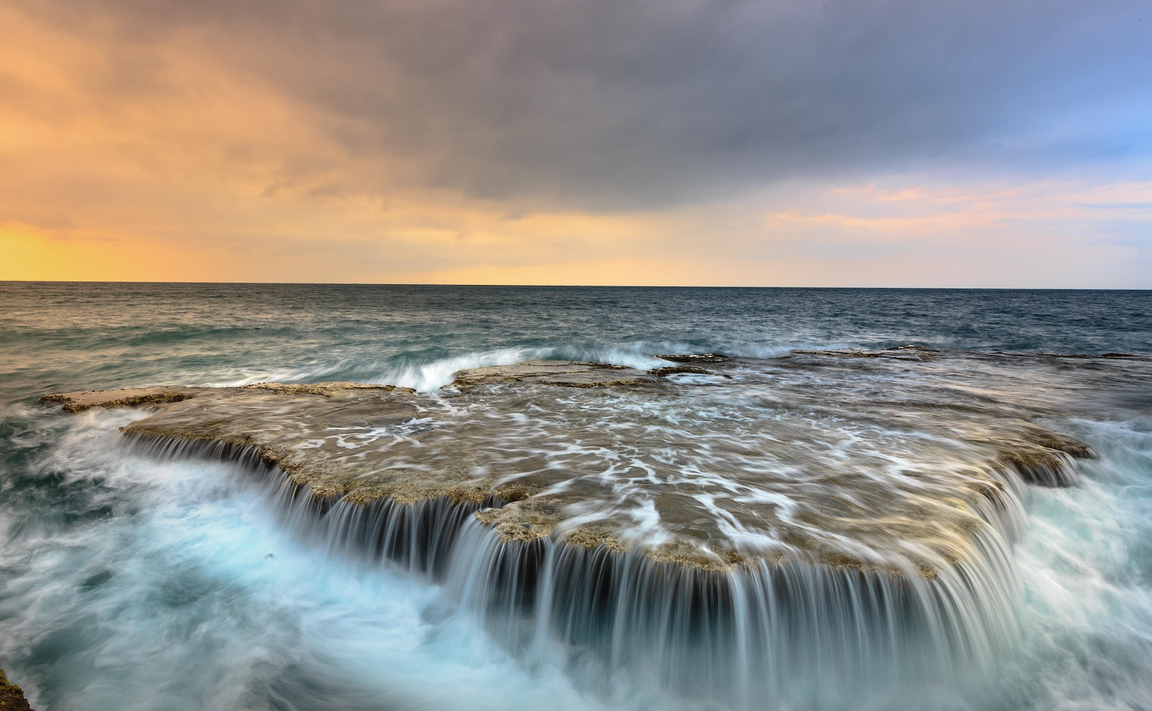 Calm Before the Storm? What VIX and Correlation Are Really Telling Us