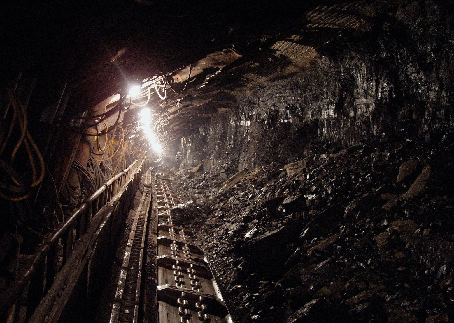 Trump Doubles Down on Coal—But Investors Are Quietly Backing Renewables