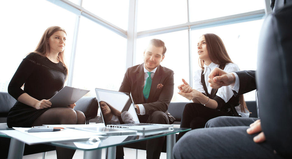 How Strong Financial Advisors Build Trust Through Structure, Not Personality