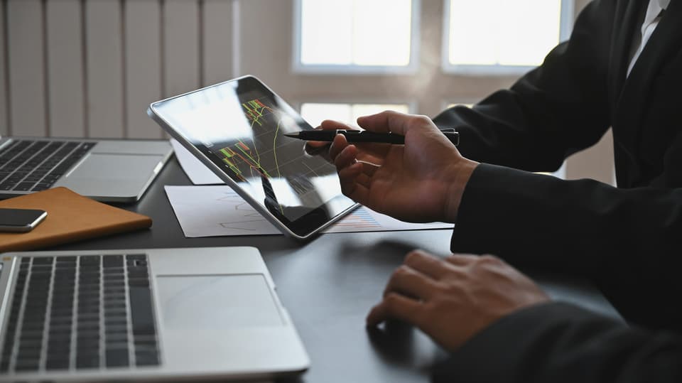 Smoother Returns in Uncertain Markets? Short Duration Bonds and 2 Funds To Know